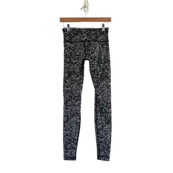 Lululemon High Times Pant Legging in Luon Suited Jacquard Black White, Size 4 - Picture 7 of 10